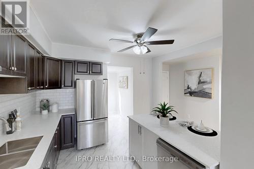 25 Lincoln Street, Hamilton, ON - Indoor Photo Showing Kitchen