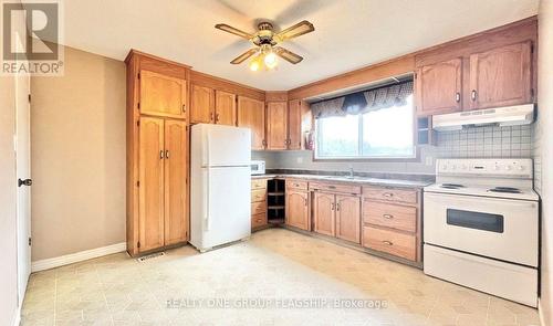 257 Thorncrest Drive, Waterloo, ON - Indoor Photo Showing Kitchen