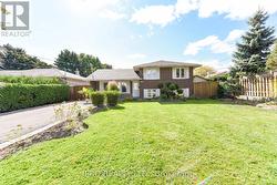 404 CLAIRCREST AVENUE  Mississauga, ON L5A 1T6