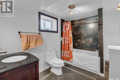 1457 Empress Street, Regina, SK - Indoor Photo Showing Bathroom