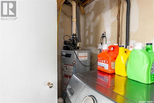 1457 Empress Street, Regina, SK - Indoor Photo Showing Laundry Room