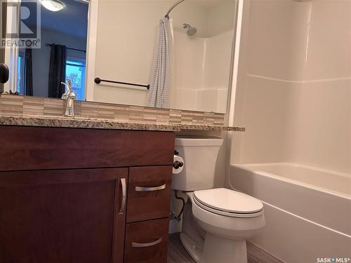 102 1220 Blackfoot Drive, Regina, SK - Indoor Photo Showing Bathroom