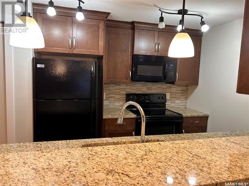 102 1220 Blackfoot Drive, Regina, SK - Indoor Photo Showing Kitchen