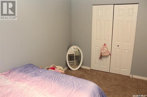 7251 Bowman Avenue, Regina, SK - Indoor Photo Showing Bedroom