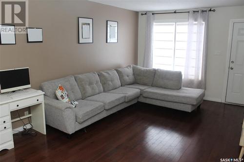 7251 Bowman Avenue, Regina, SK - Indoor Photo Showing Living Room