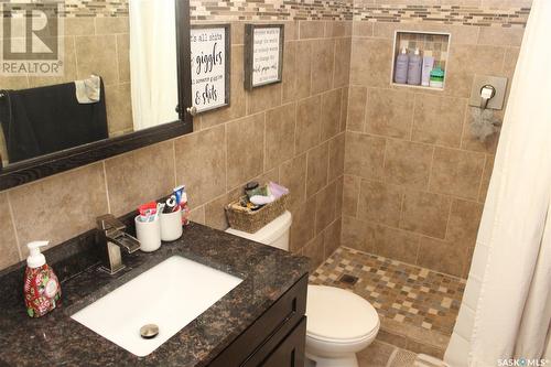 7251 Bowman Avenue, Regina, SK - Indoor Photo Showing Bathroom