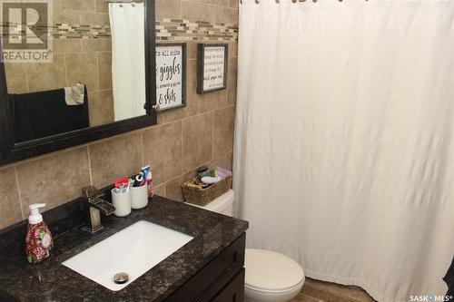 7251 Bowman Avenue, Regina, SK - Indoor Photo Showing Bathroom