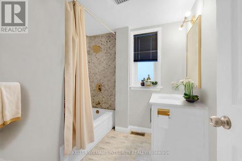 29 Douglas Avenue, Ottawa, ON - Indoor Photo Showing Bathroom