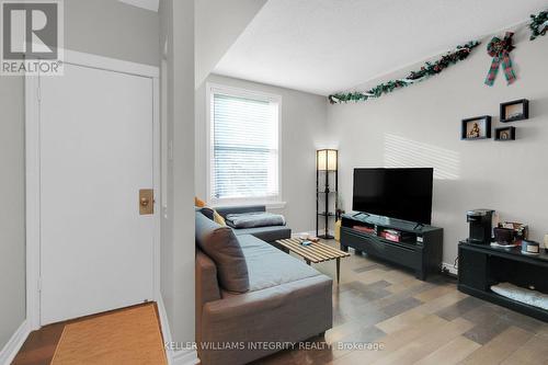 29 Douglas Avenue, Ottawa, ON - Indoor