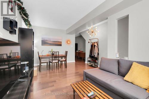 29 Douglas Avenue, Ottawa, ON - Indoor Photo Showing Living Room