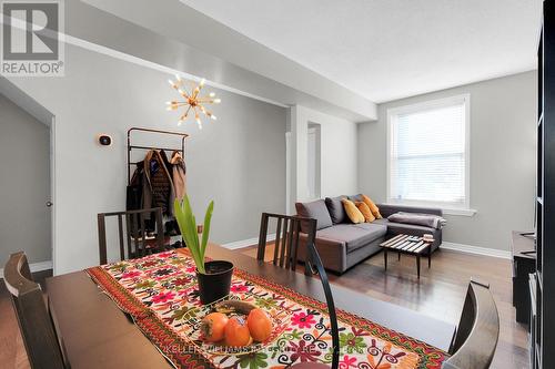 29 Douglas Avenue, Ottawa, ON - Indoor Photo Showing Living Room