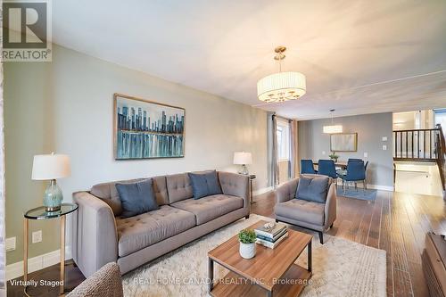 320 Highridge Avenue, Hamilton, ON - Indoor Photo Showing Living Room