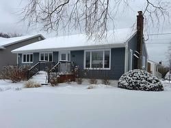 1A Athorpe Drive  Dartmouth, NS B2W 3A4