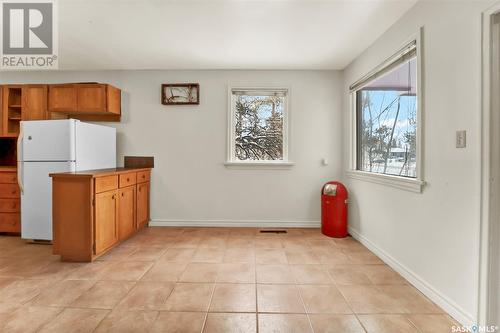 419 Cumberland Avenue S, Saskatoon, SK - Indoor Photo Showing Kitchen