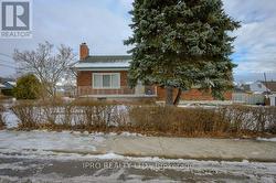 41 DUMBARTON AVENUE  Hamilton, ON L8K 5B5