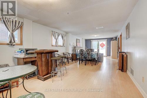 93 Antigua Road, Mississauga, ON - Indoor Photo Showing Dining Room