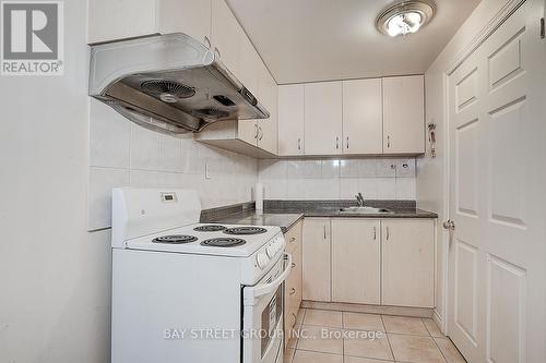 93 Antigua Road, Mississauga, ON - Indoor Photo Showing Kitchen