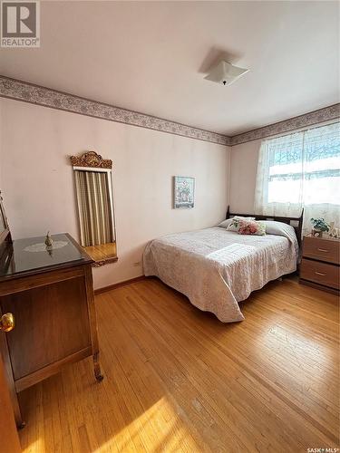 5313 3Rd Avenue, Regina, SK - Indoor Photo Showing Bedroom