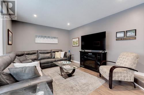 3436 Bristol Drive, Burlington, ON - Indoor Photo Showing Living Room