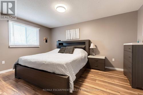 3436 Bristol Drive, Burlington, ON - Indoor Photo Showing Bedroom