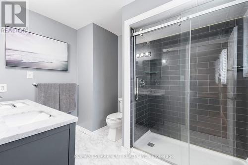 3436 Bristol Drive, Burlington, ON - Indoor Photo Showing Bathroom