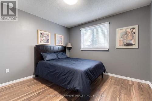 3436 Bristol Drive, Burlington, ON - Indoor Photo Showing Bedroom