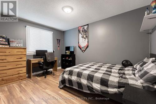 3436 Bristol Drive, Burlington, ON - Indoor Photo Showing Bedroom