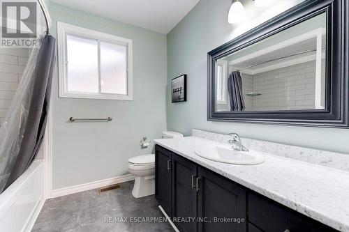 3436 Bristol Drive, Burlington, ON - Indoor Photo Showing Bathroom