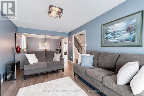 3436 Bristol Drive, Burlington, ON - Indoor Photo Showing Living Room