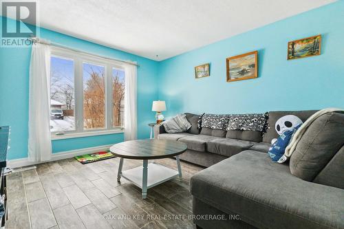 6 Weymouth Drive, London, ON - Indoor Photo Showing Living Room