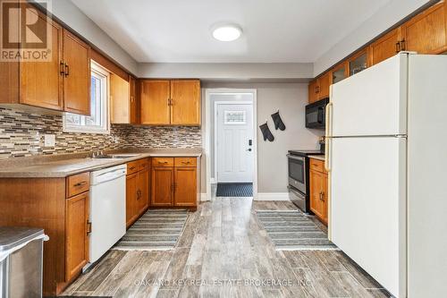 6 Weymouth Drive, London, ON - Indoor Photo Showing Kitchen