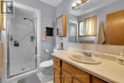 4 Market Street, Kitchener, ON - Indoor Photo Showing Bathroom