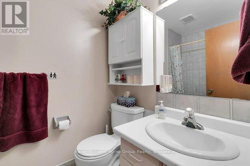 4 Market Street, Kitchener, ON - Indoor Photo Showing Bathroom