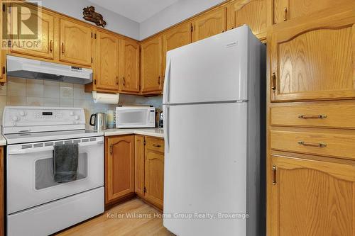 4 Market Street, Kitchener, ON - Indoor Photo Showing Kitchen