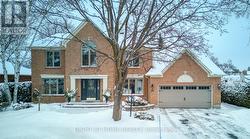 28 HAMPEL CRESCENT  Ottawa, ON K2S 1E4