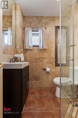 94 Belmont Avenue E, Kitchener, ON - Indoor Photo Showing Bathroom