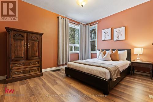 94 Belmont Avenue E, Kitchener, ON - Indoor Photo Showing Bedroom