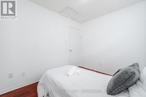 5410 Sweetgrass Gate, Mississauga, ON - Indoor Photo Showing Bedroom