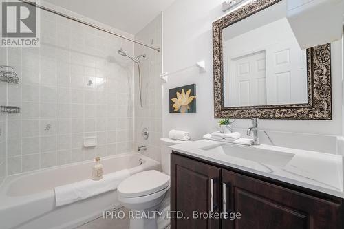 5410 Sweetgrass Gate, Mississauga, ON - Indoor Photo Showing Bathroom