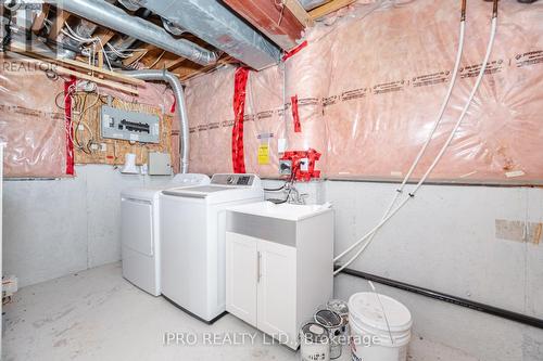 5410 Sweetgrass Gate, Mississauga, ON - Indoor Photo Showing Laundry Room