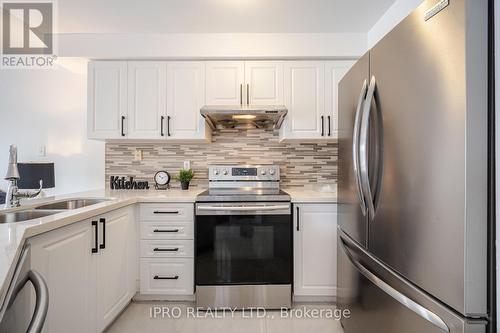 5410 Sweetgrass Gate, Mississauga, ON - Indoor Photo Showing Kitchen With Stainless Steel Kitchen With Double Sink