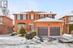 164 WARNER DRIVE  Oakville, ON L6L 6E7