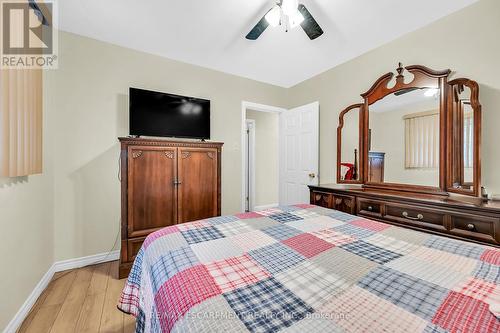 297 East 36Th Street, Hamilton, ON - Indoor Photo Showing Bedroom