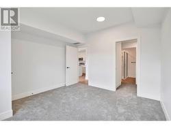 Master bedroom walk-in closet & 4PC ensuite. - 