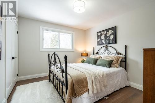 30 Donlea Drive, Hamilton, ON - Indoor Photo Showing Bedroom