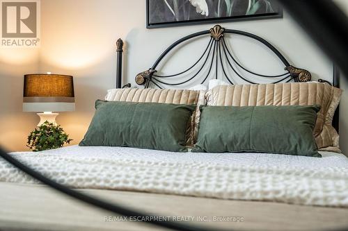 30 Donlea Drive, Hamilton, ON - Indoor Photo Showing Bedroom