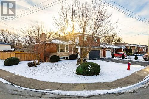 30 Donlea Drive, Hamilton, ON - Outdoor