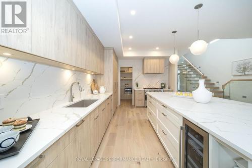 424 Avondale Avenue, Ottawa, ON - Indoor Photo Showing Kitchen With Upgraded Kitchen