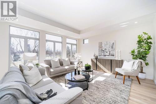 424 Avondale Avenue, Ottawa, ON - Indoor Photo Showing Living Room