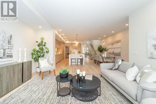 424 Avondale Avenue, Ottawa, ON - Indoor Photo Showing Living Room